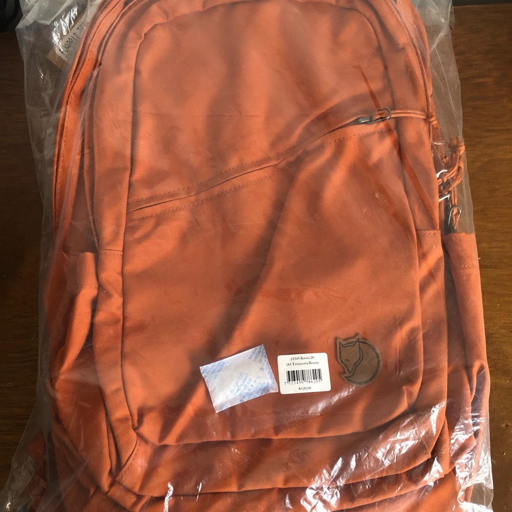 Brand New Fjallraven Raven 28L